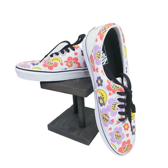 Van's Hey! You're Awesome! Flowers Smiley Check with Your Self, 751505, W12M10.5 - Picture 2 of 12